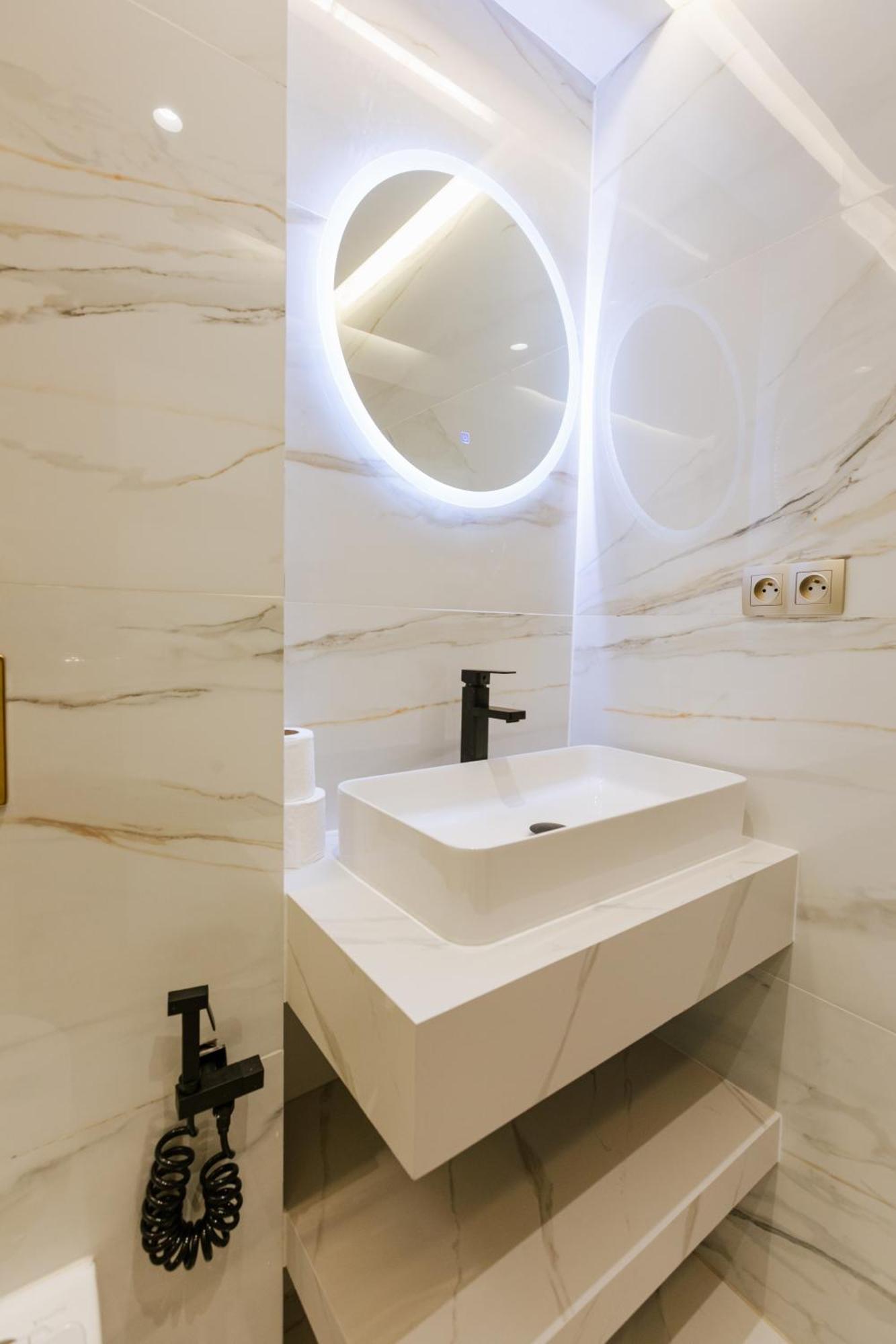 Marina View Residence Luxurious Studio Retreat With Stunning Ocean Views 1 Double Bedroom, 1 Convertible Couch Tanger Ngoại thất bức ảnh