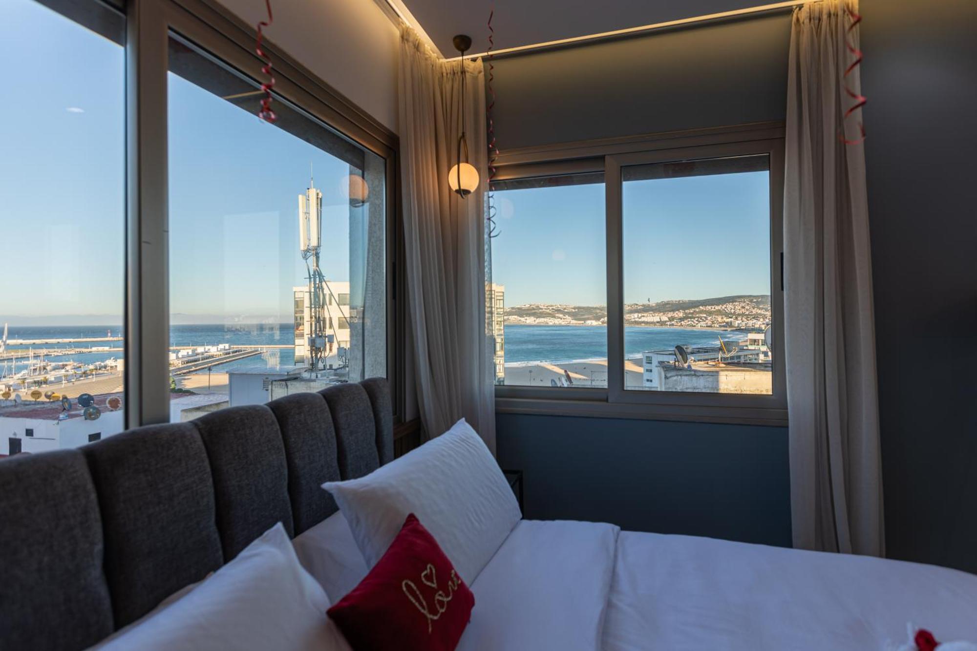 Marina View Residence Luxurious Studio Retreat With Stunning Ocean Views 1 Double Bedroom, 1 Convertible Couch Tanger Ngoại thất bức ảnh