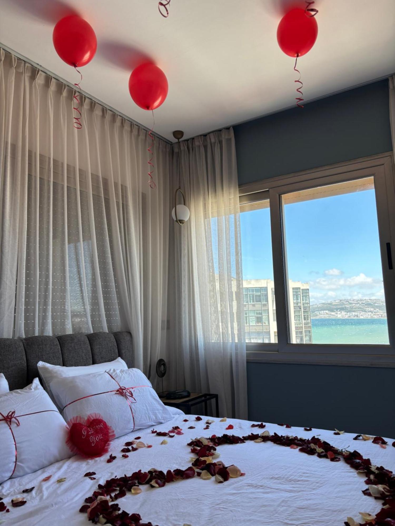 Marina View Residence Luxurious Studio Retreat With Stunning Ocean Views 1 Double Bedroom, 1 Convertible Couch Tanger Ngoại thất bức ảnh